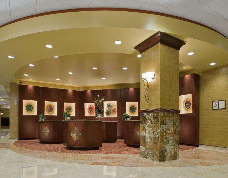 Embassy Suites By Hilton Hampton Convention Center Buitenkant foto