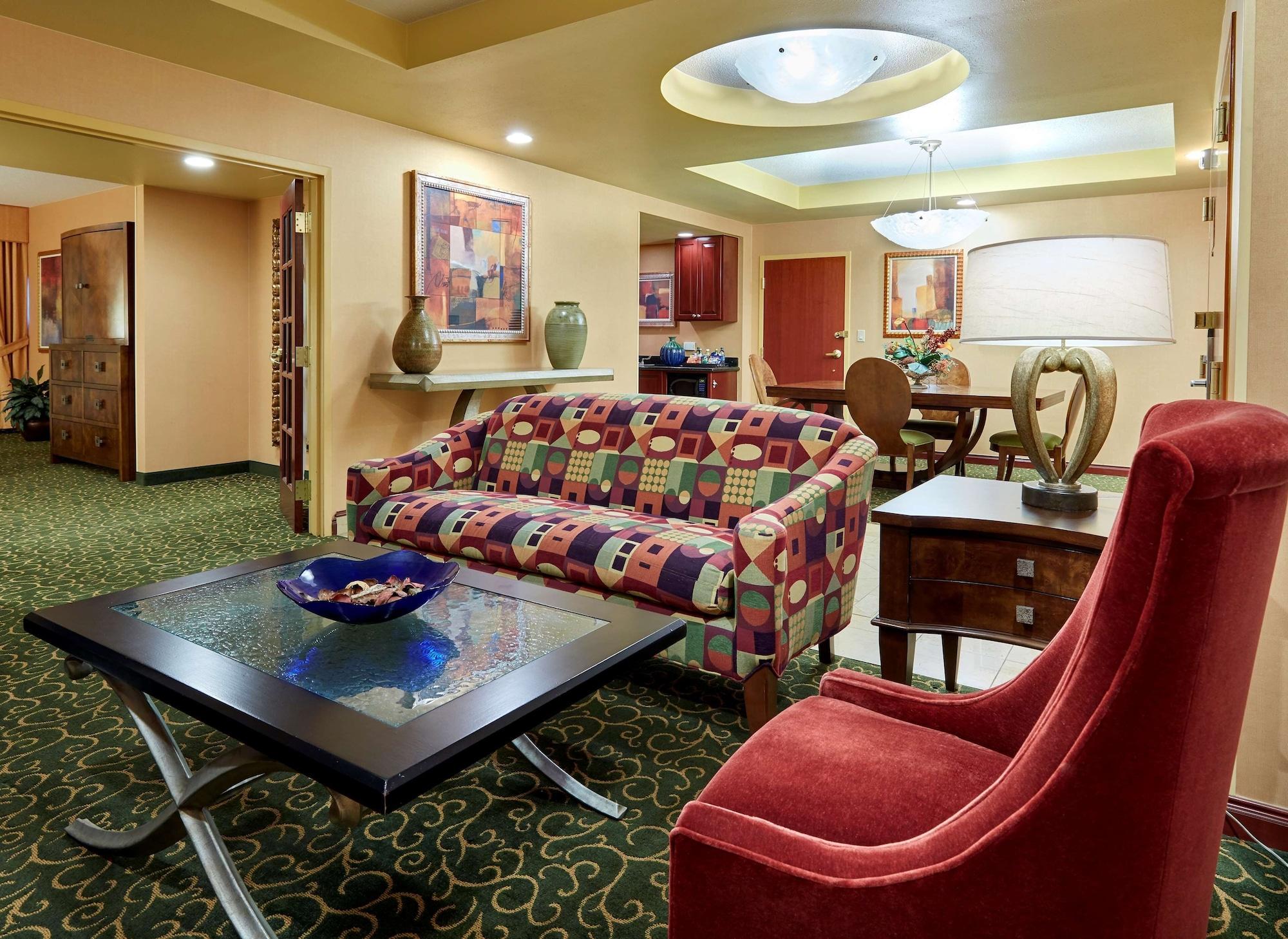Embassy Suites By Hilton Hampton Convention Center Buitenkant foto