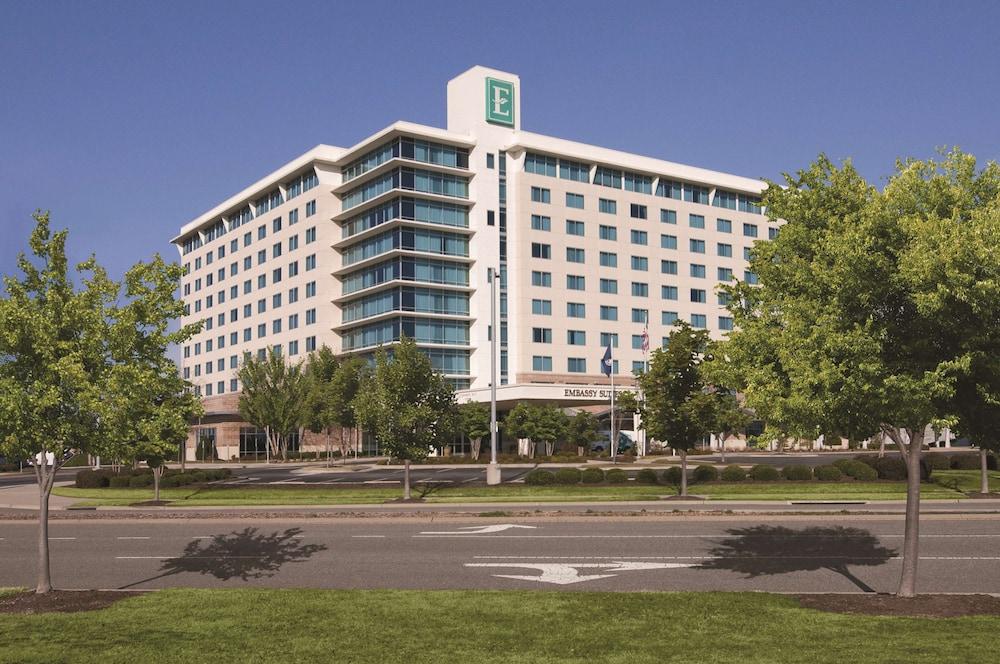 Embassy Suites By Hilton Hampton Convention Center Buitenkant foto