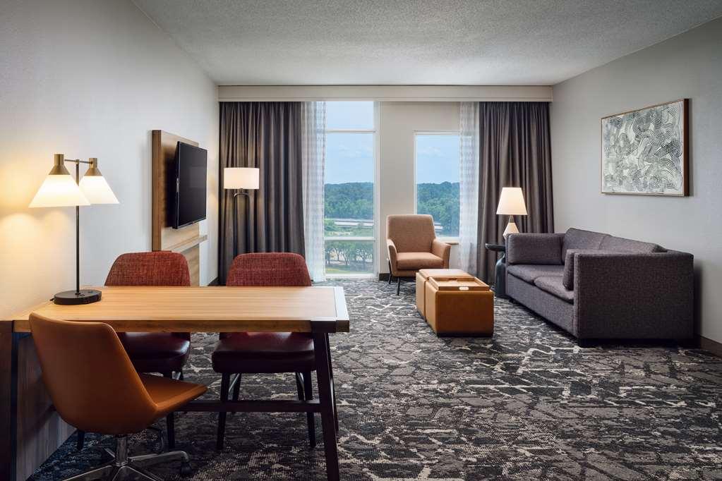 Embassy Suites By Hilton Hampton Convention Center Kamer foto