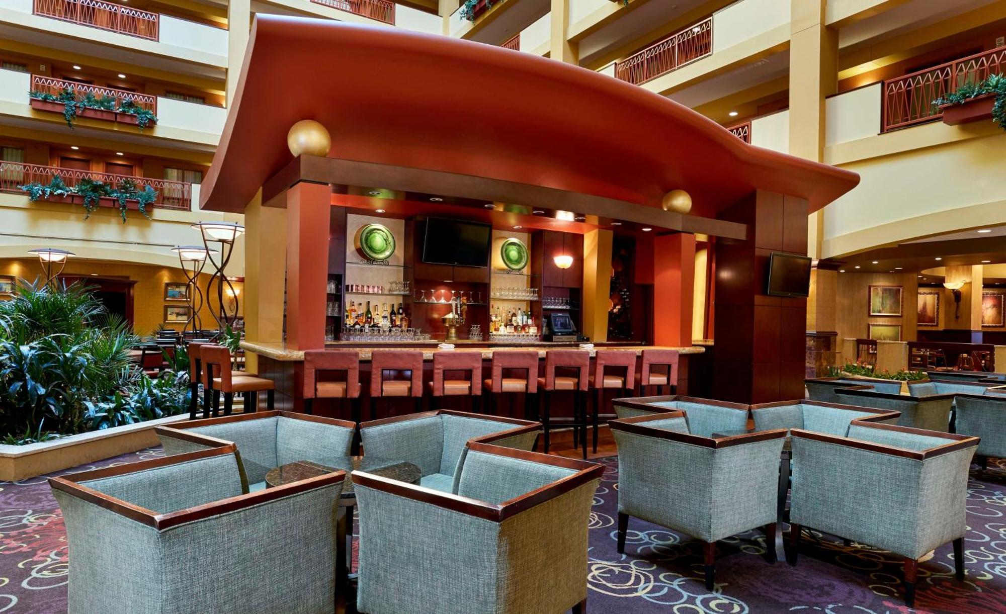 Embassy Suites By Hilton Hampton Convention Center Buitenkant foto