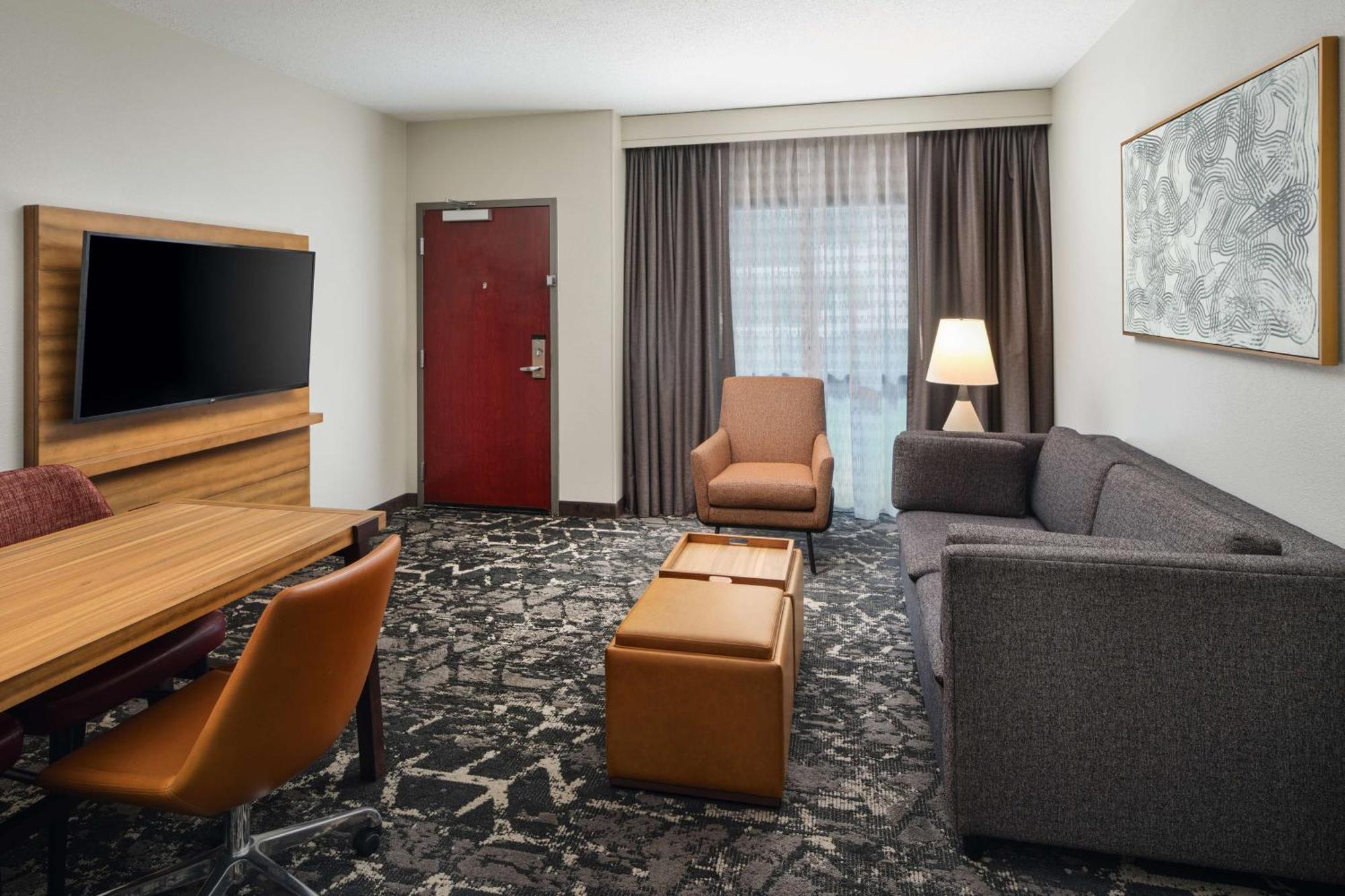 Embassy Suites By Hilton Hampton Convention Center Buitenkant foto