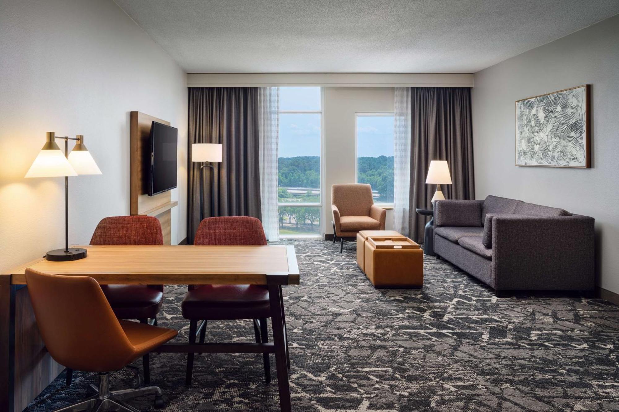 Embassy Suites By Hilton Hampton Convention Center Buitenkant foto