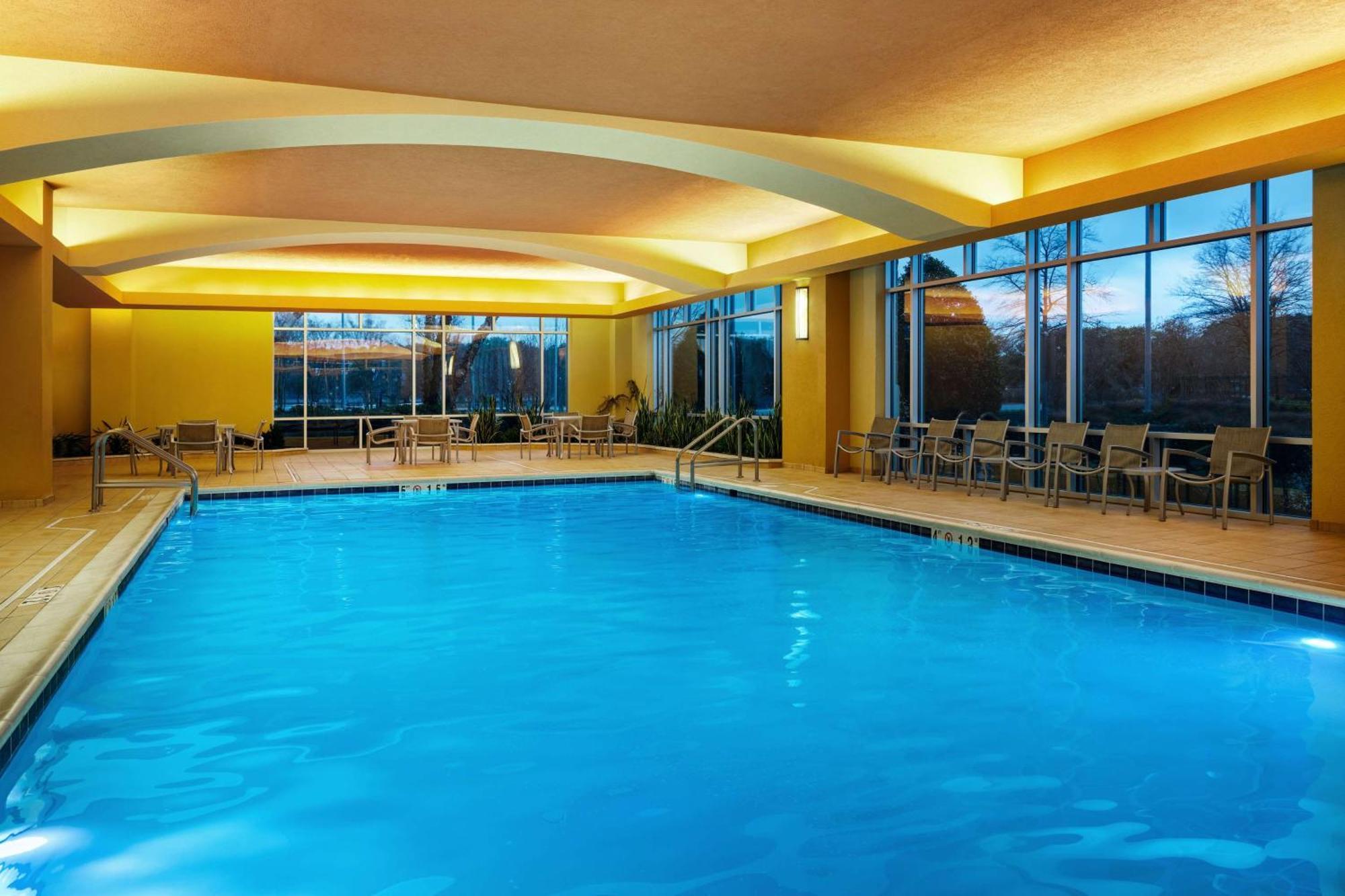 Embassy Suites By Hilton Hampton Convention Center Buitenkant foto